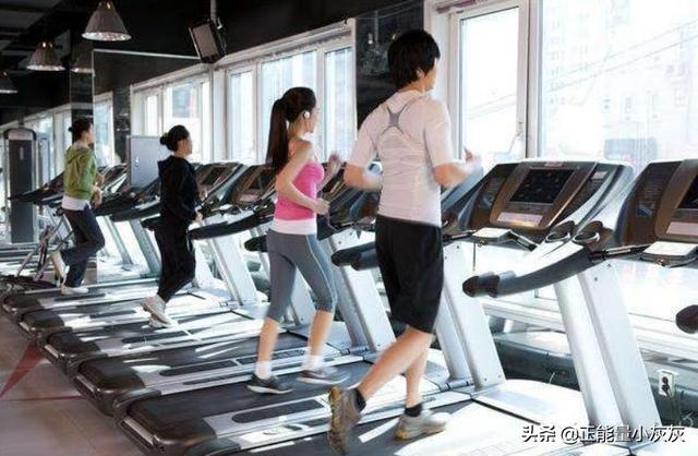 跑步机速写跑步机素描