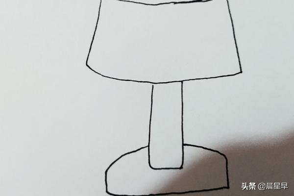 台灯的速写台灯的速写画