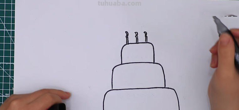 蛋糕怎么画简笔画（蛋糕怎么画简笔画图片）