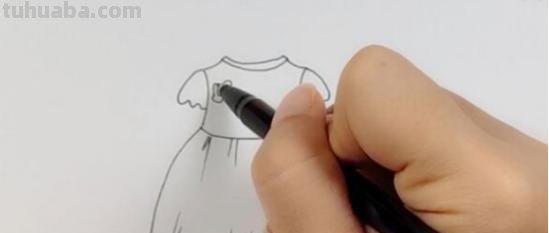 衣服怎么画简笔画（消防员的衣服怎么画简笔画）