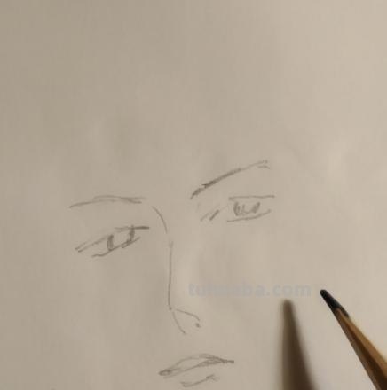 怎么用彩铅画动漫人物（怎么用彩铅画动漫人物的眼睛）