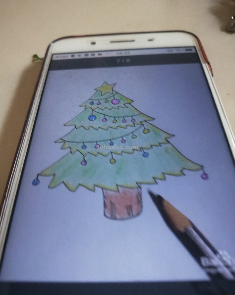 怎么用彩铅画树（怎么用彩铅画树林）