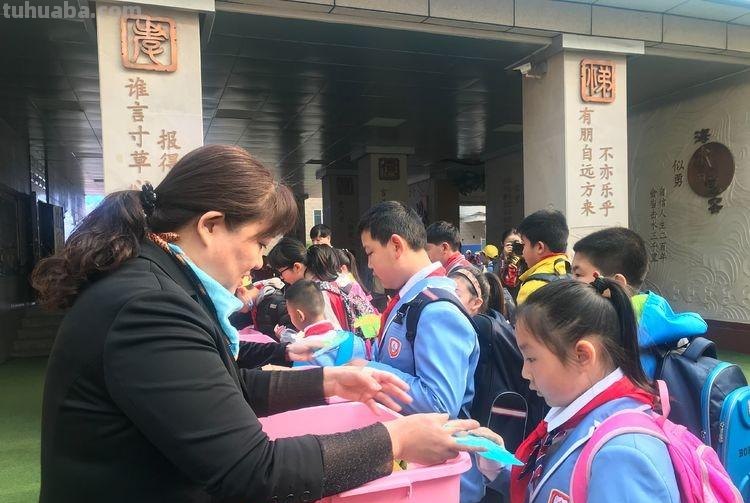 交换读书卡,这个“世界读书日”有意思~-杏花岭区后小河小学 交换读书卡,这个“世界读书日”有意思~-杏花岭区后小河小学