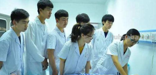 在临床医学里面,bid、tid、qid和q3w是什么意思啊??这些缩写的全称是怎...