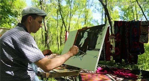 《无双》中李问编了这么大的故事,为什么最后却选择了一个容易被找到的...