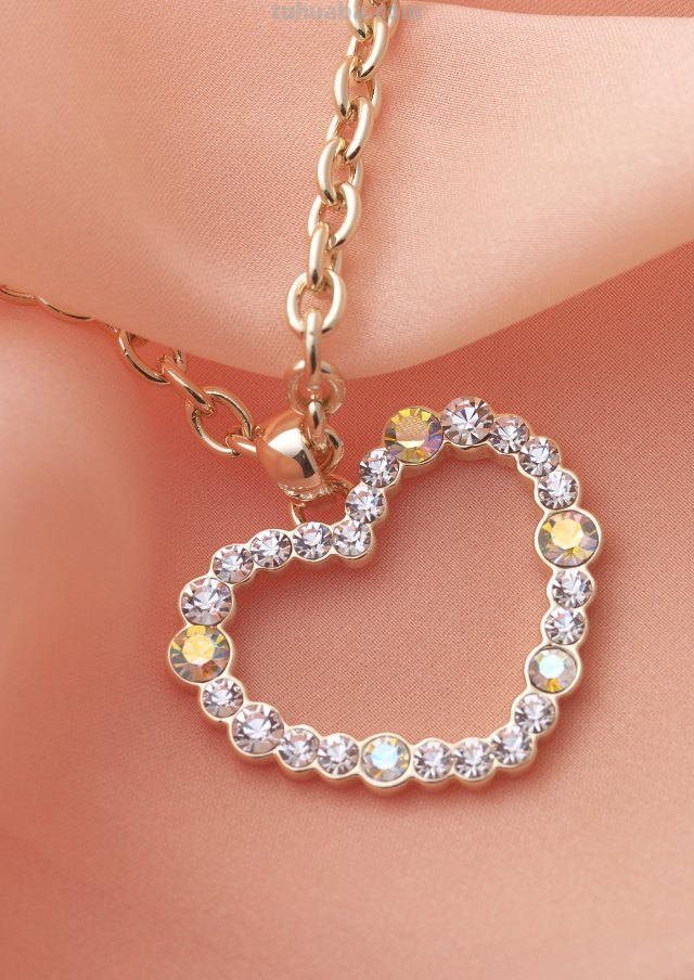 没有绘画基础,要怎么开始学习珠宝首饰设计呢?