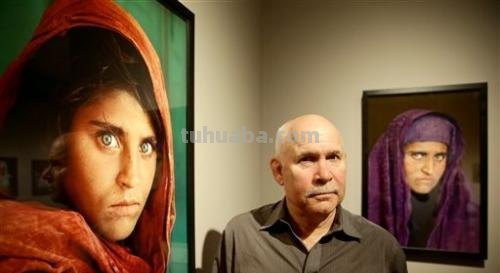 一双眼睛征服全世界,多年后,摄影师再次见到她后发现了什么?