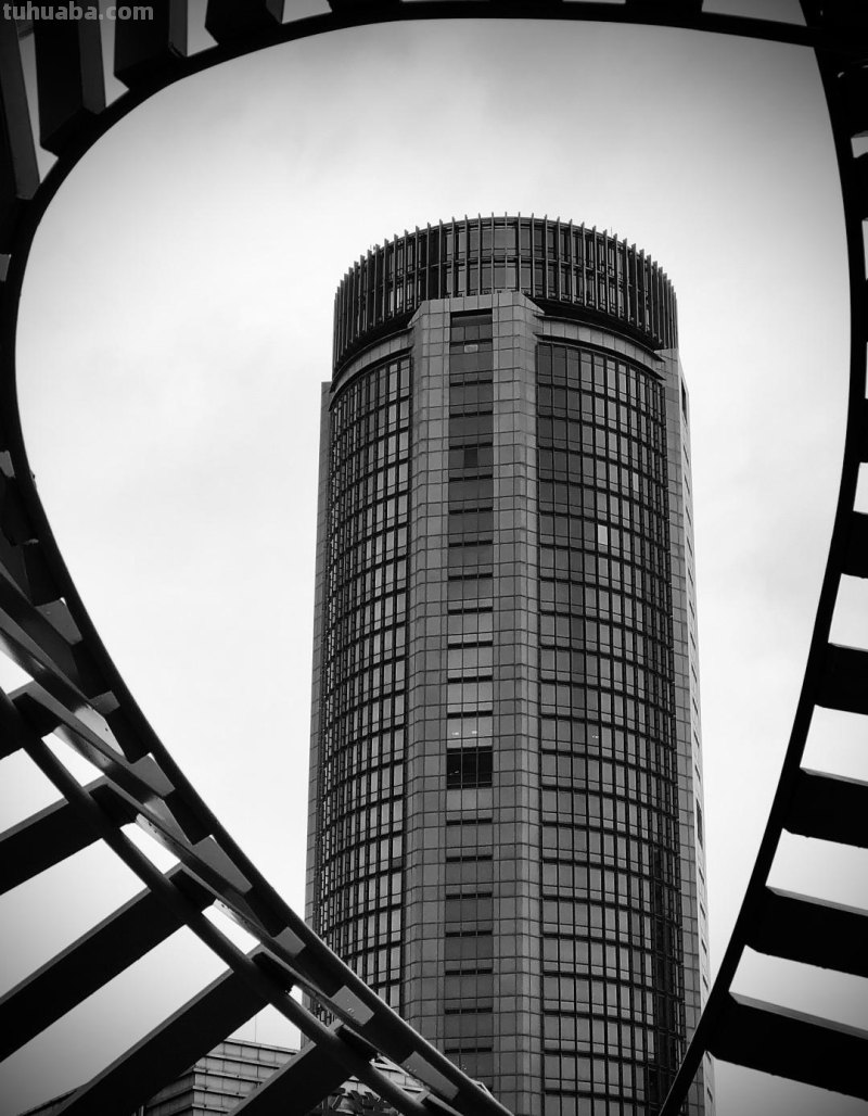 19张普通人拍出来的好照片：前三张构图真是绝，学起来