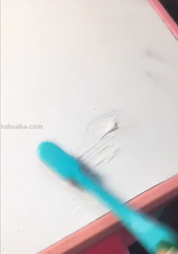 彩铅画怎么擦掉（彩铅画怎么擦掉颜色）