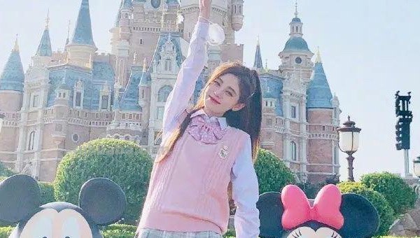 吴宣仪穿jk录制《跑男》,明星还有哪些jk造型?