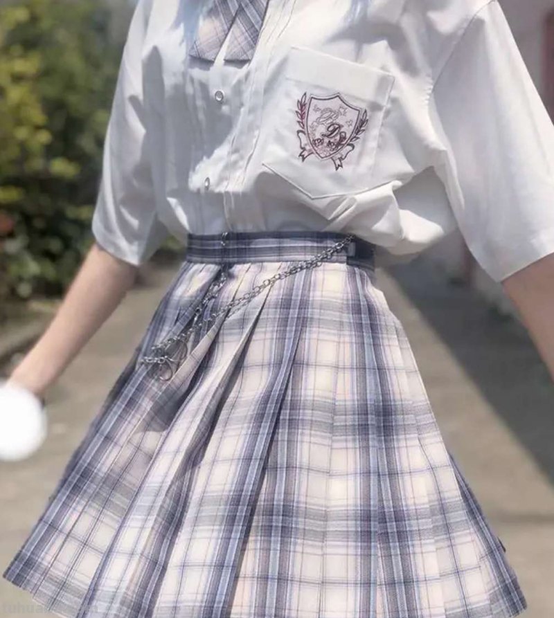 百褶裙、jk服、水手服有什么区别?能给个图片区分一下吗?