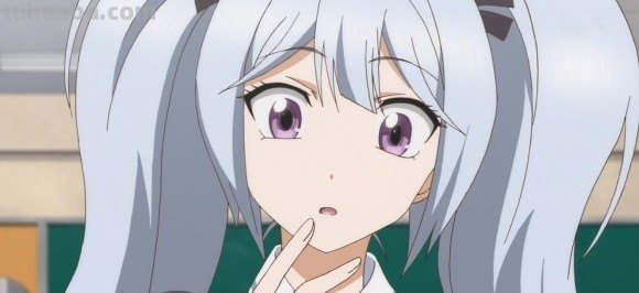 有个动漫gif图片是白发少女用头发乱甩是哪部动漫?