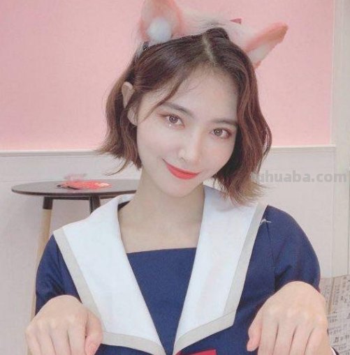 许佳琪穿上之后白到发光,俏皮又可爱,深蓝色JK制服有多好看?（jk少女的头像）