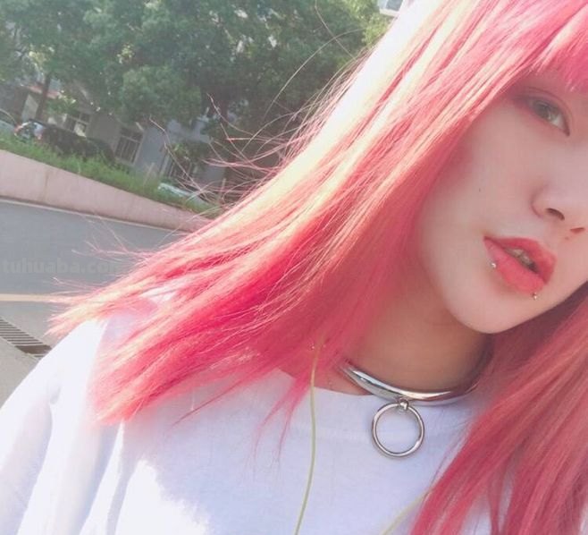 把头发染成粉色,是什么样的一种体验呢?