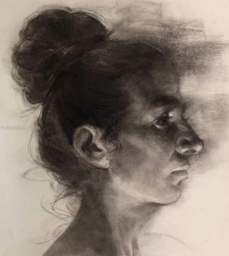 分享一位艺术教授的素描作品，值得借鉴
