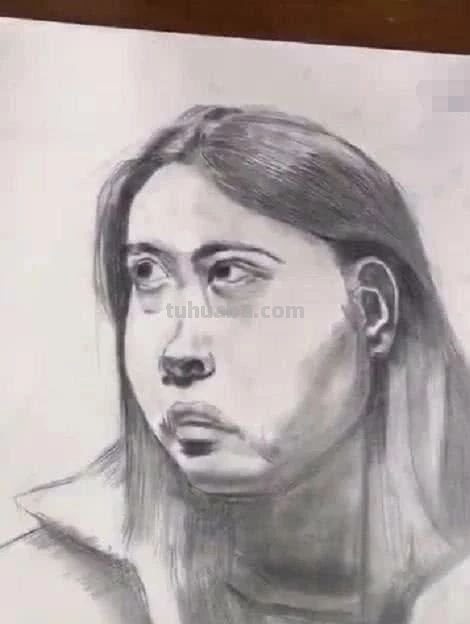 老师晒出美术生画的素描作品，一幅比一幅过分，瞧瞧看