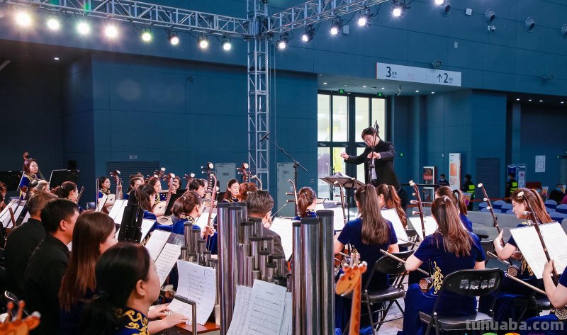 跨次元狂欢开启！第三届国际动漫游戏产业博览会开幕