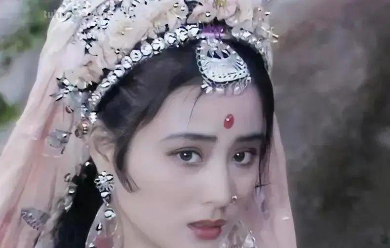 女明星的cos真的很不错