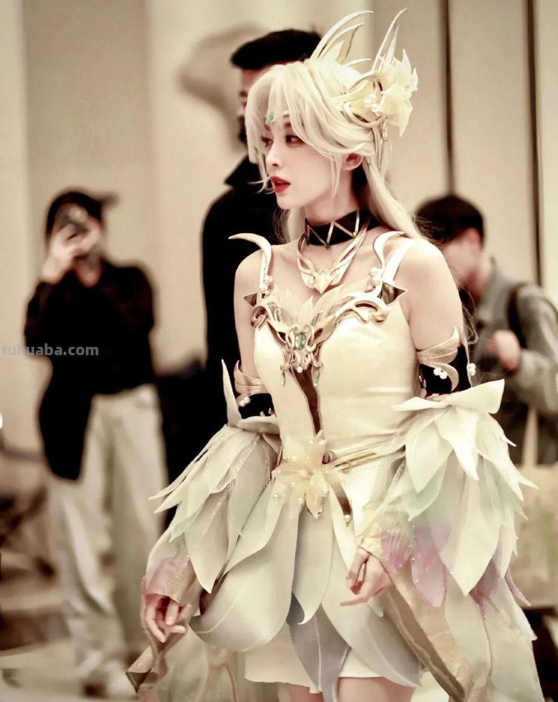 女明星的cos真的很不错