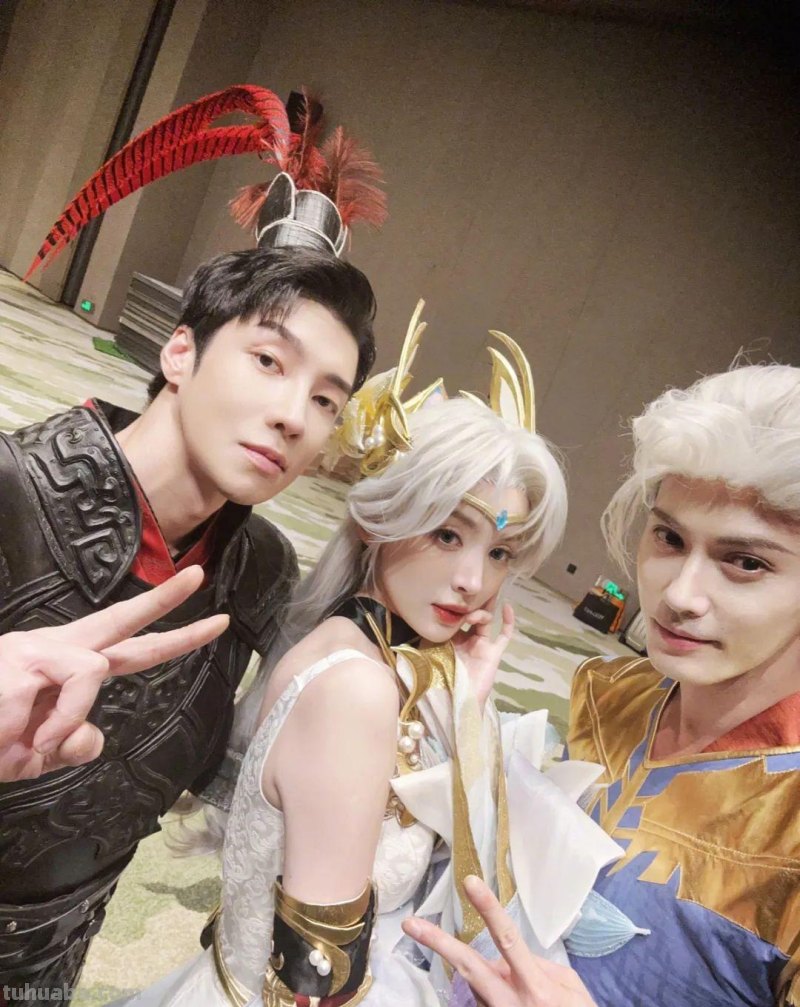 女明星的cos真的很不错