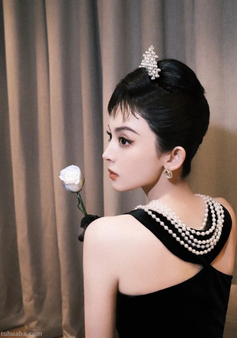 女明星的cos真的很不错