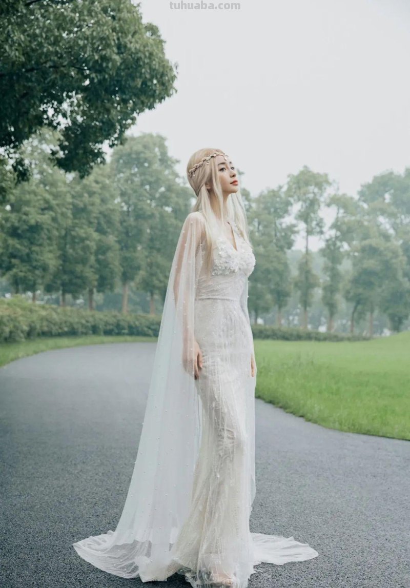 女明星的cos真的很不错