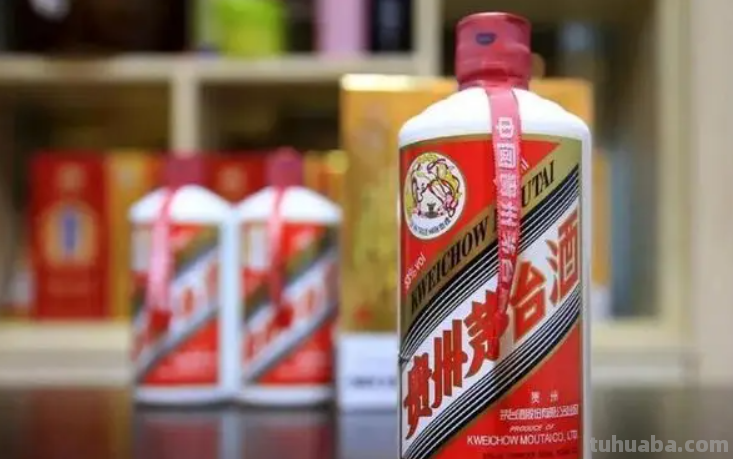 跋山涉水赴宴，随礼不少，却没喝到“一口酒”，真的是越想越来气