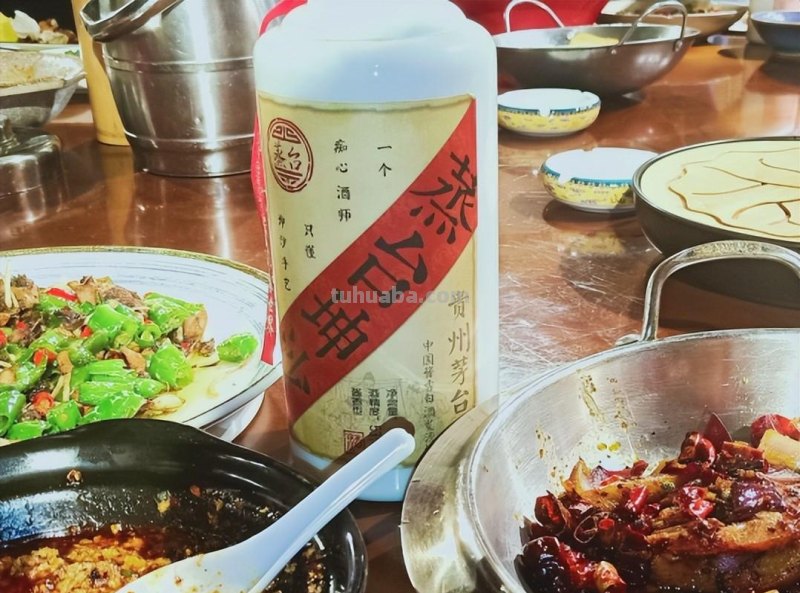口粮酒怎么选?分享5款白酒,款款200元不到,好喝不贵有排面