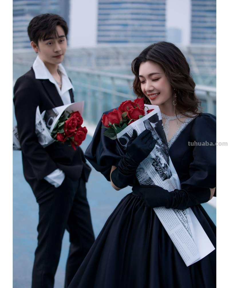 巴黎婚纱（华南总店）-黑色婚纱打造不一样的街拍时尚婚纱照