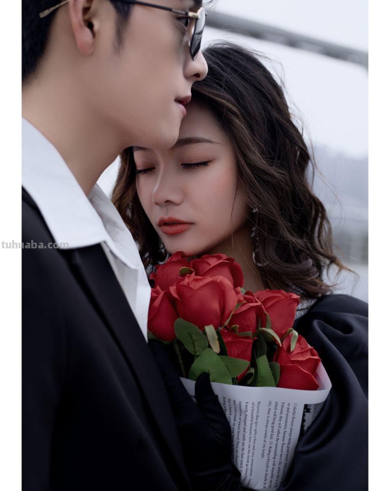 巴黎婚纱（华南总店）-黑色婚纱打造不一样的街拍时尚婚纱照