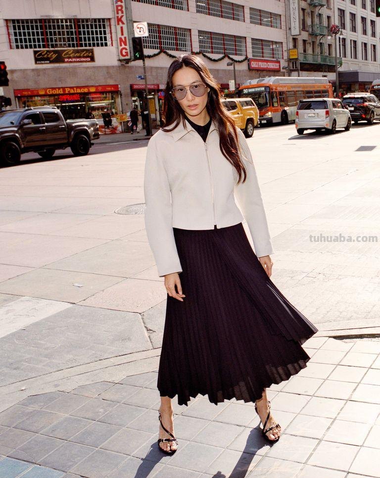 COS发布2023春夏系列广告大片