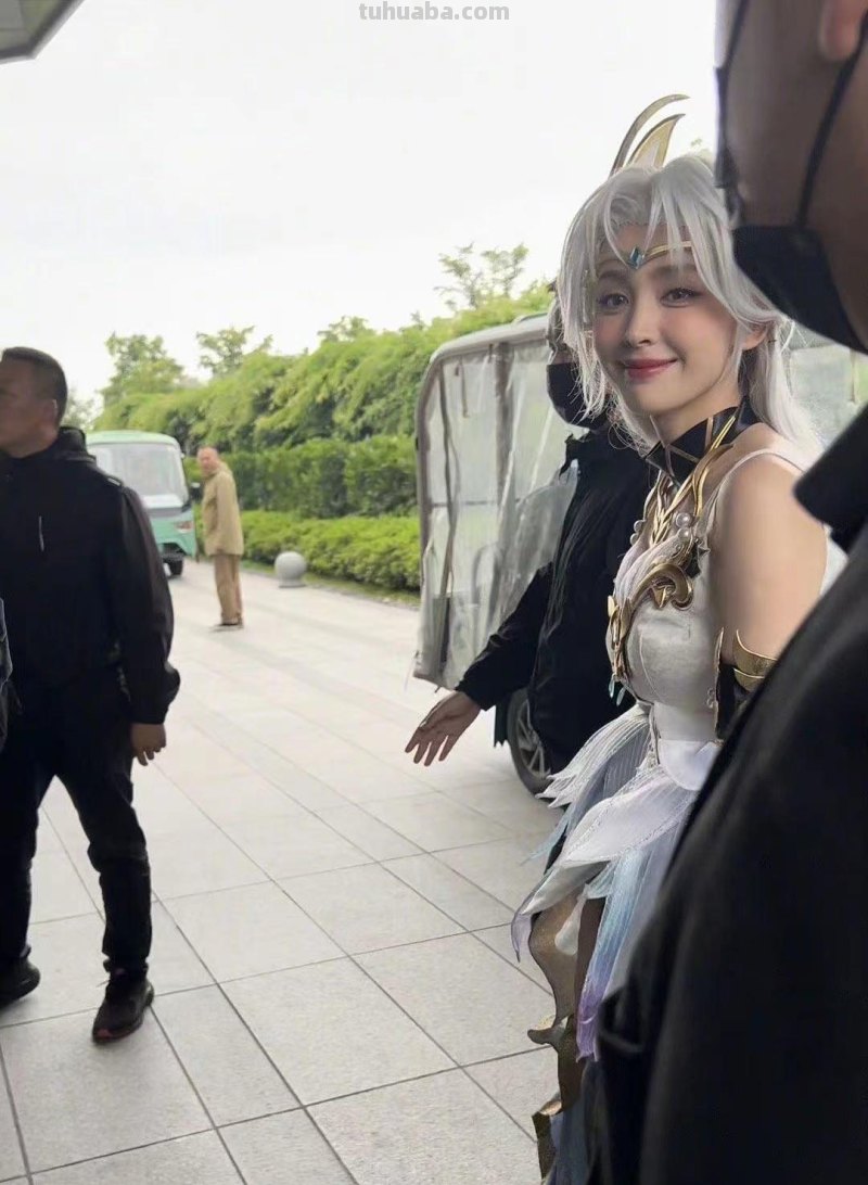 近20位明星cos王者荣耀!赵丽颖风情妩媚,娜扎似仙女,谢娜帅气 近20位明星cos王者荣耀!赵丽颖风情妩媚,娜扎似仙女,谢娜帅气