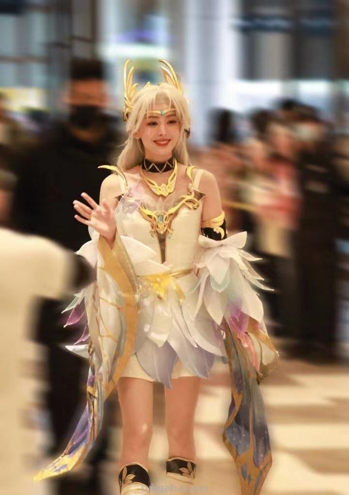 近20位明星cos王者荣耀!赵丽颖风情妩媚,娜扎似仙女,谢娜帅气 近20位明星cos王者荣耀!赵丽颖风情妩媚,娜扎似仙女,谢娜帅气