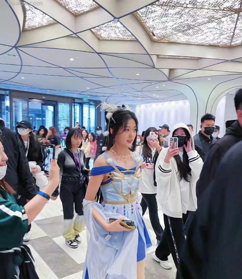 近20位明星cos王者荣耀!赵丽颖风情妩媚,娜扎似仙女,谢娜帅气 近20位明星cos王者荣耀!赵丽颖风情妩媚,娜扎似仙女,谢娜帅气