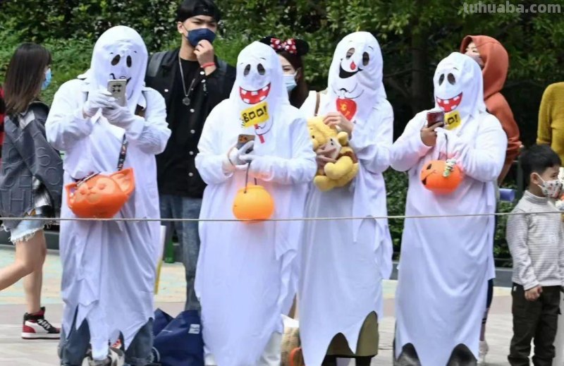 脑洞清奇！上海迪士尼惊现各路COS大神！个个都是戏精，差点笑死在园子里