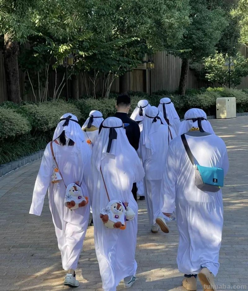 脑洞清奇！上海迪士尼惊现各路COS大神！个个都是戏精，差点笑死在园子里