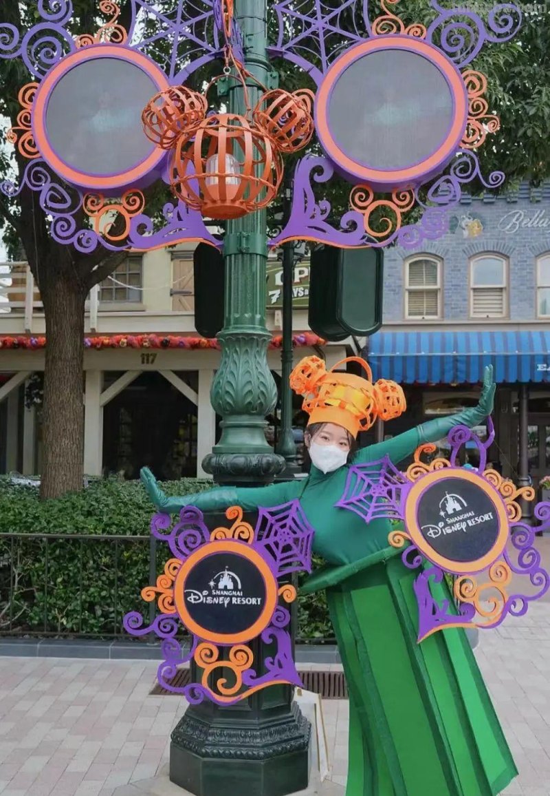 脑洞清奇！上海迪士尼惊现各路COS大神！个个都是戏精，差点笑死在园子里