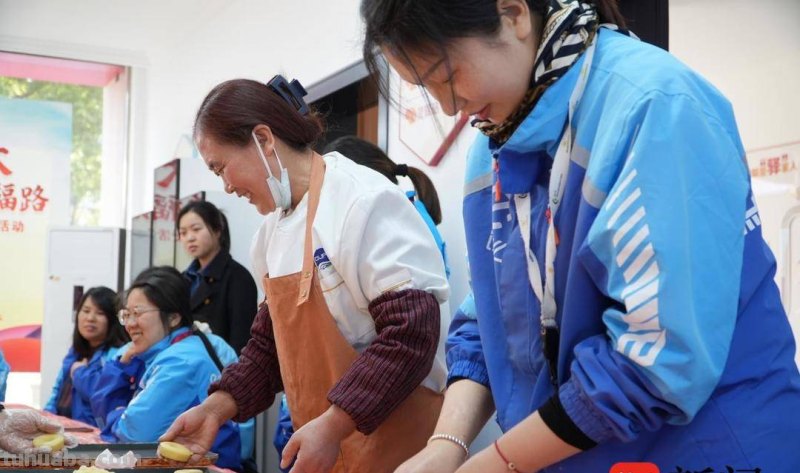 外卖女骑手DIY烘焙蛋糕，品味“甜蜜生活”