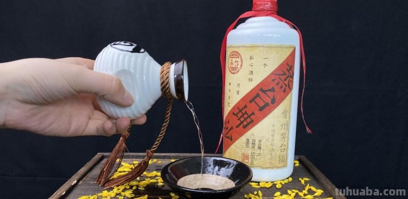 饭局上最让人瞧不起的3个行为，既没礼貌又惹人恨，你都中招了吗
