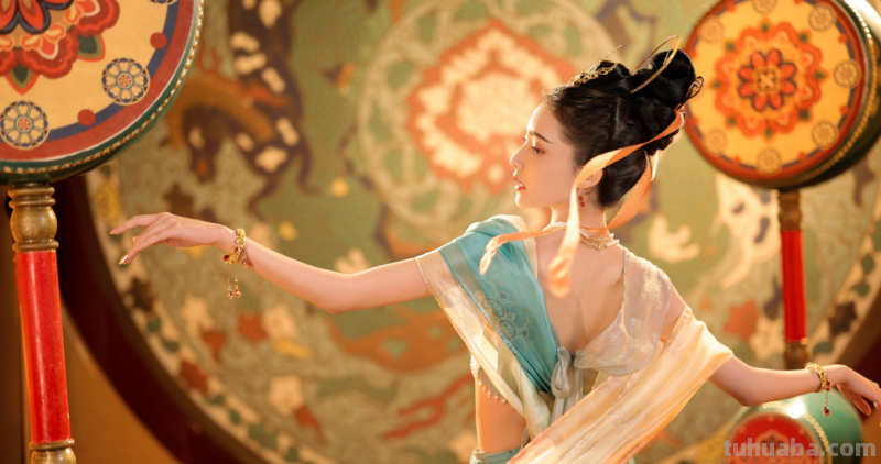 00后女孩一套COS,挑战五位一线女星,这扮相绝了 00后女孩一套COS,挑战五位一线女星,这扮相绝了