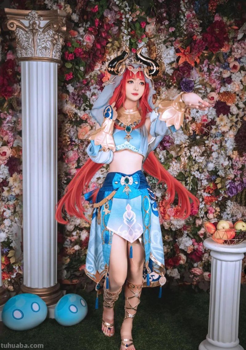 《原神》妮露COS美图合集-好光滑的肚皮呀，能让我蹭蹭吗？