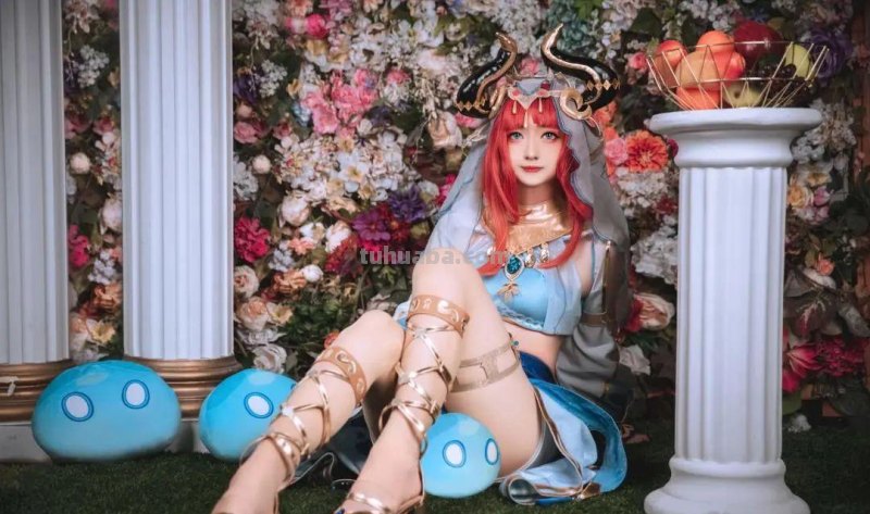 《原神》妮露COS美图合集-好光滑的肚皮呀，能让我蹭蹭吗？