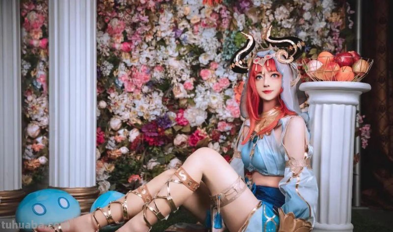 《原神》妮露COS美图合集-好光滑的肚皮呀，能让我蹭蹭吗？