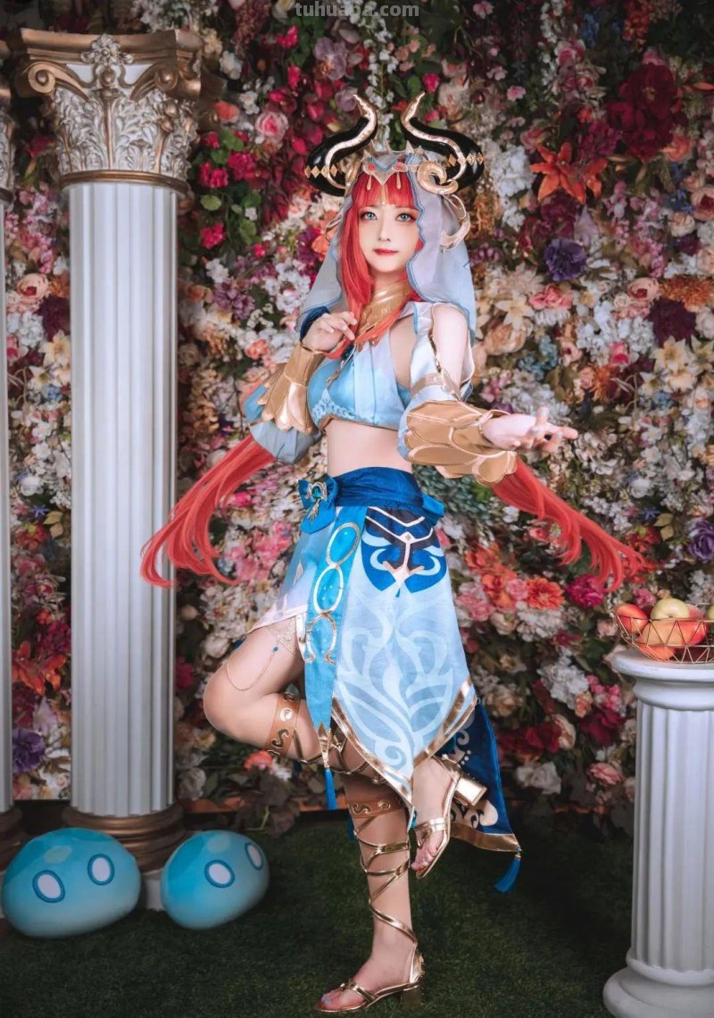 《原神》妮露COS美图合集-好光滑的肚皮呀，能让我蹭蹭吗？