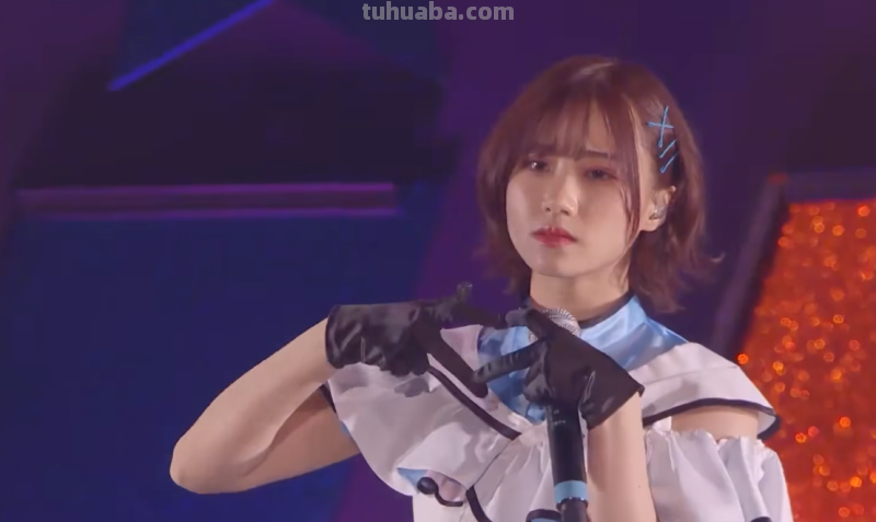 这就是三次元的円香 声优从颜值到表情都完美还原了二次元的造型
