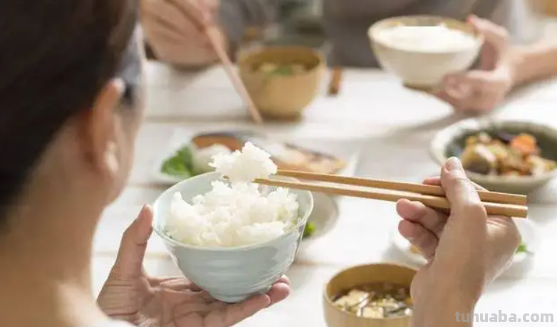 爷爷嘴边常提：“3饭不吃，3酒不喝”，年纪小不懂，长大就懂了