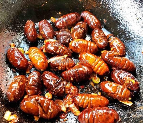 中国人的美食汇，中国占了3个，网友：这个东西要怎么吃？