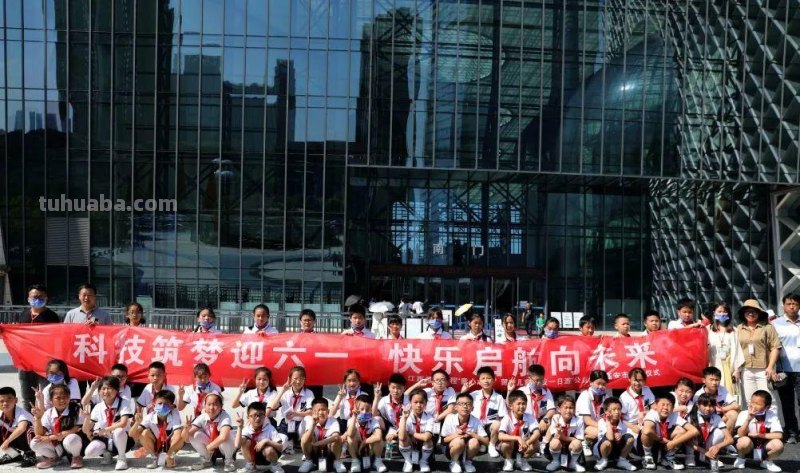 六一探秘科技馆，童心放飞科技梦