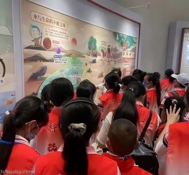 六一探秘科技馆，童心放飞科技梦