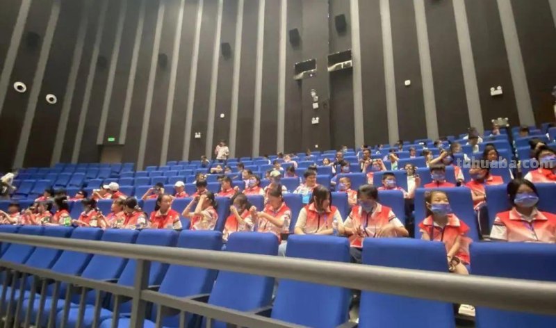 六一探秘科技馆，童心放飞科技梦